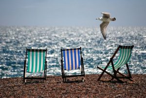 deckchairs-355596__480